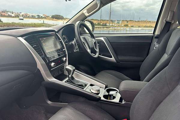 2022 Mitsubishi Pajero Sport GLX QF