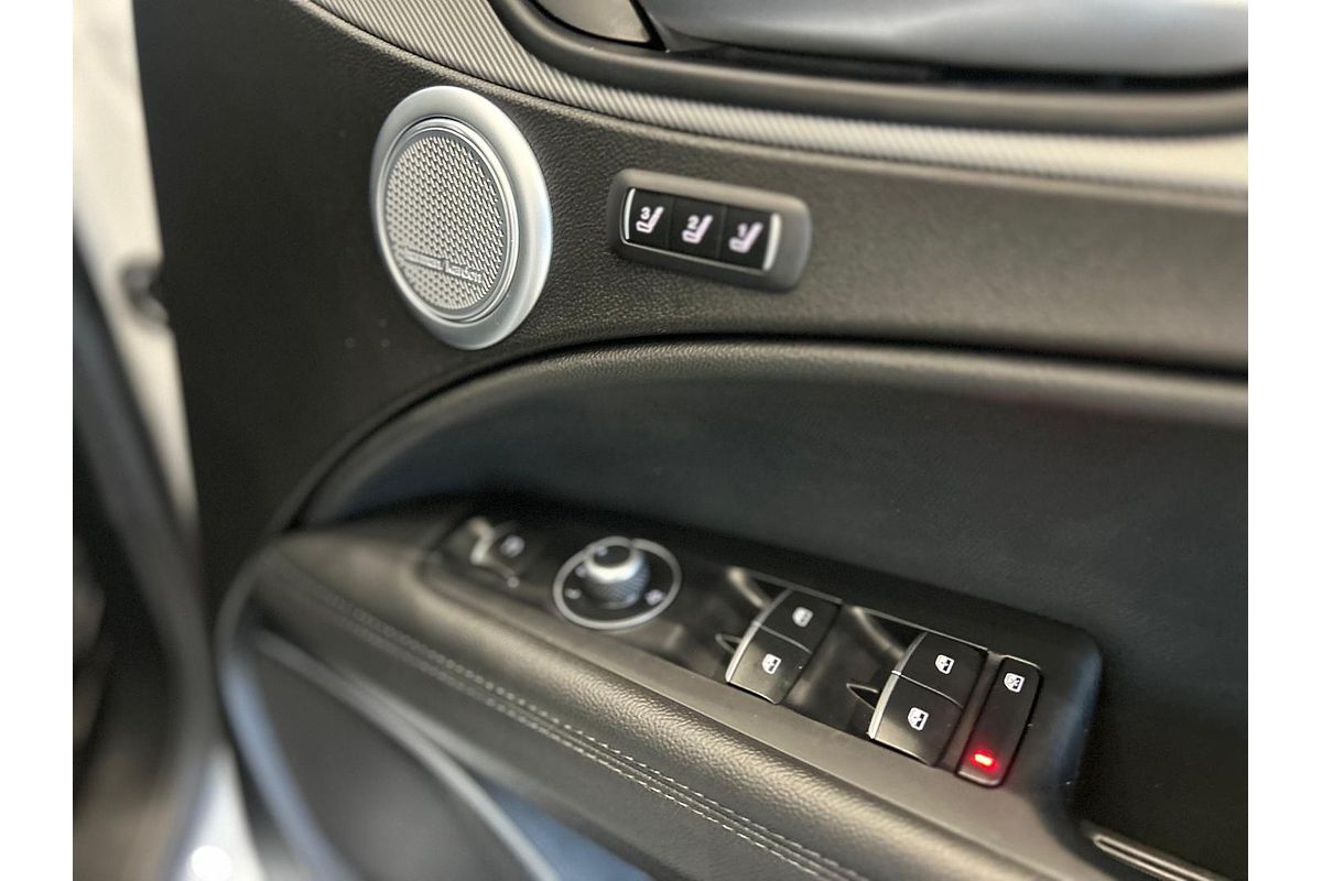 2017 Alfa Romeo Stelvio First Edition