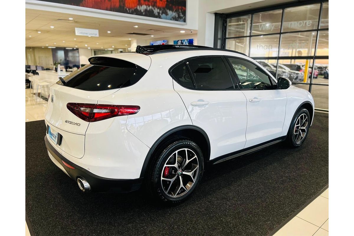 2017 Alfa Romeo Stelvio First Edition
