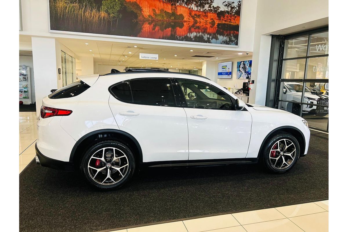 2017 Alfa Romeo Stelvio First Edition