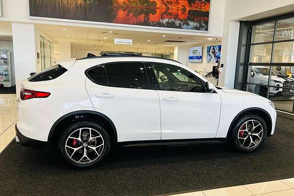 2017 Alfa Romeo Stelvio First Edition