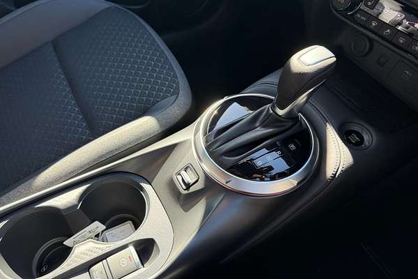 2024 Nissan JUKE ST-L F16