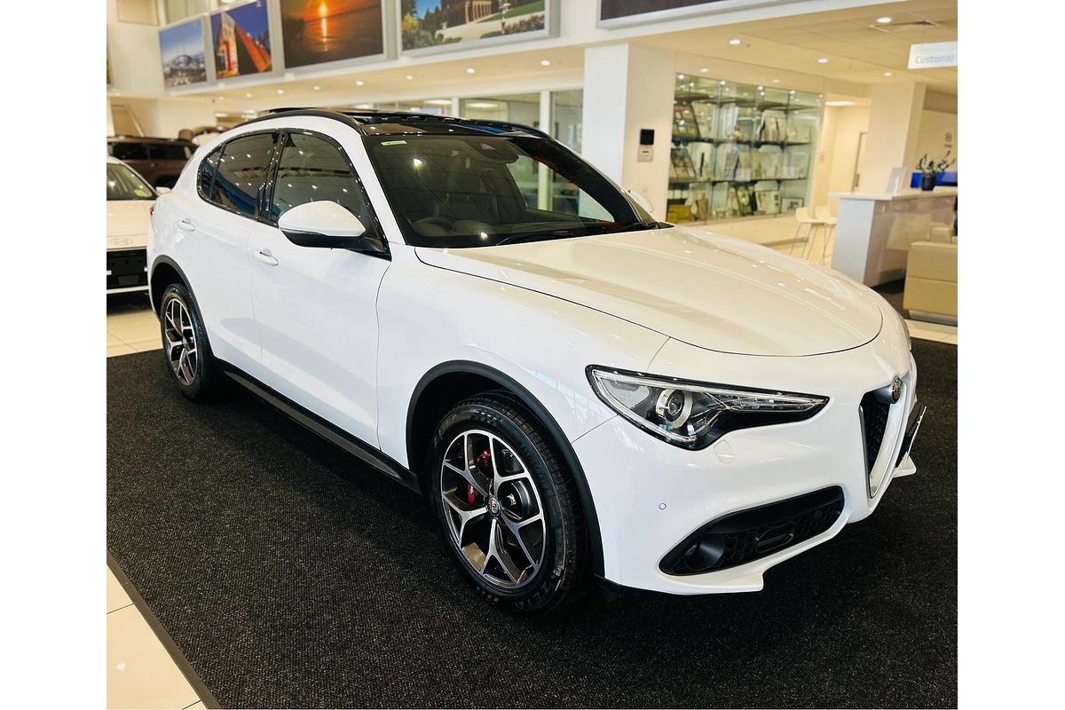 2017 Alfa Romeo Stelvio First Edition