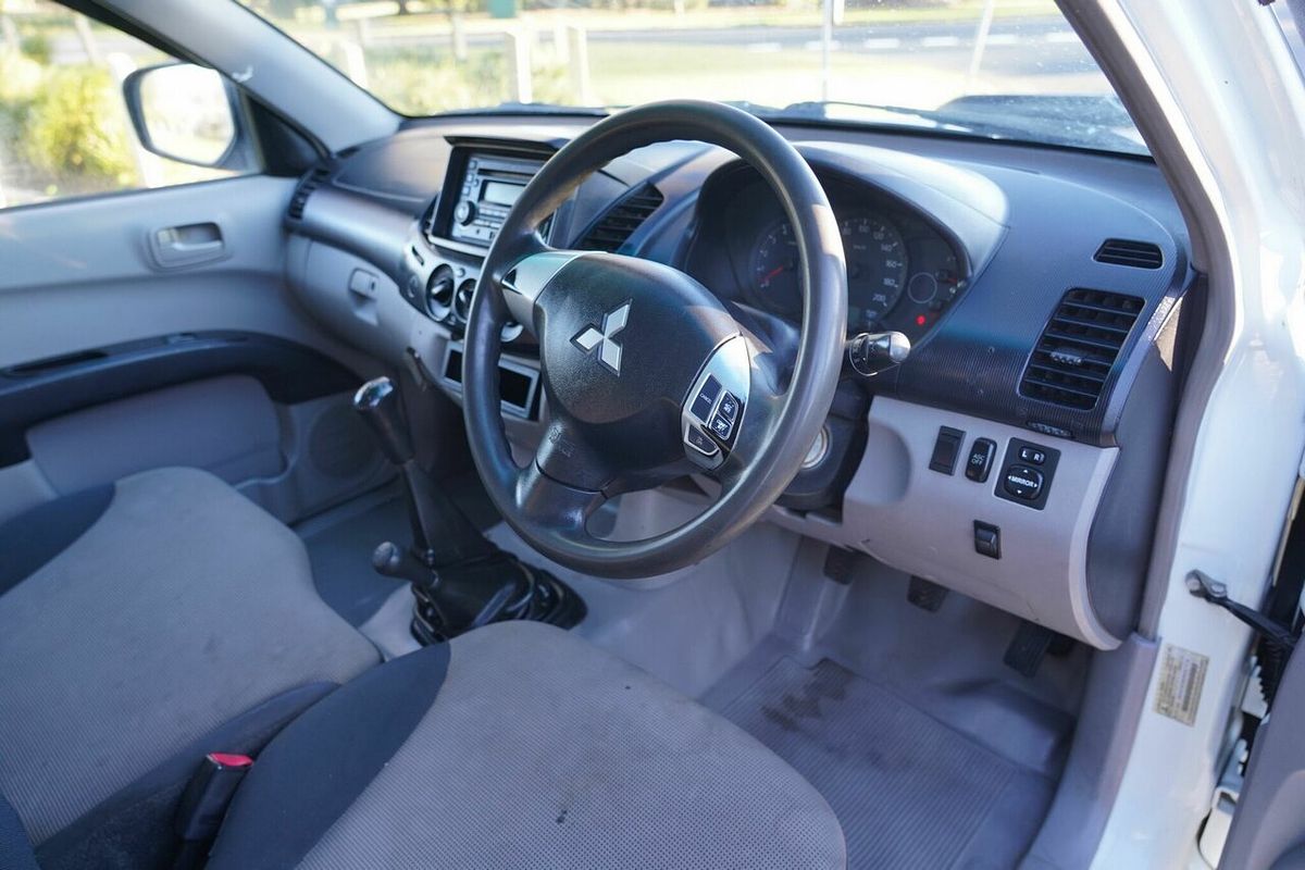 2011 Mitsubishi Triton GLX MN 4X4