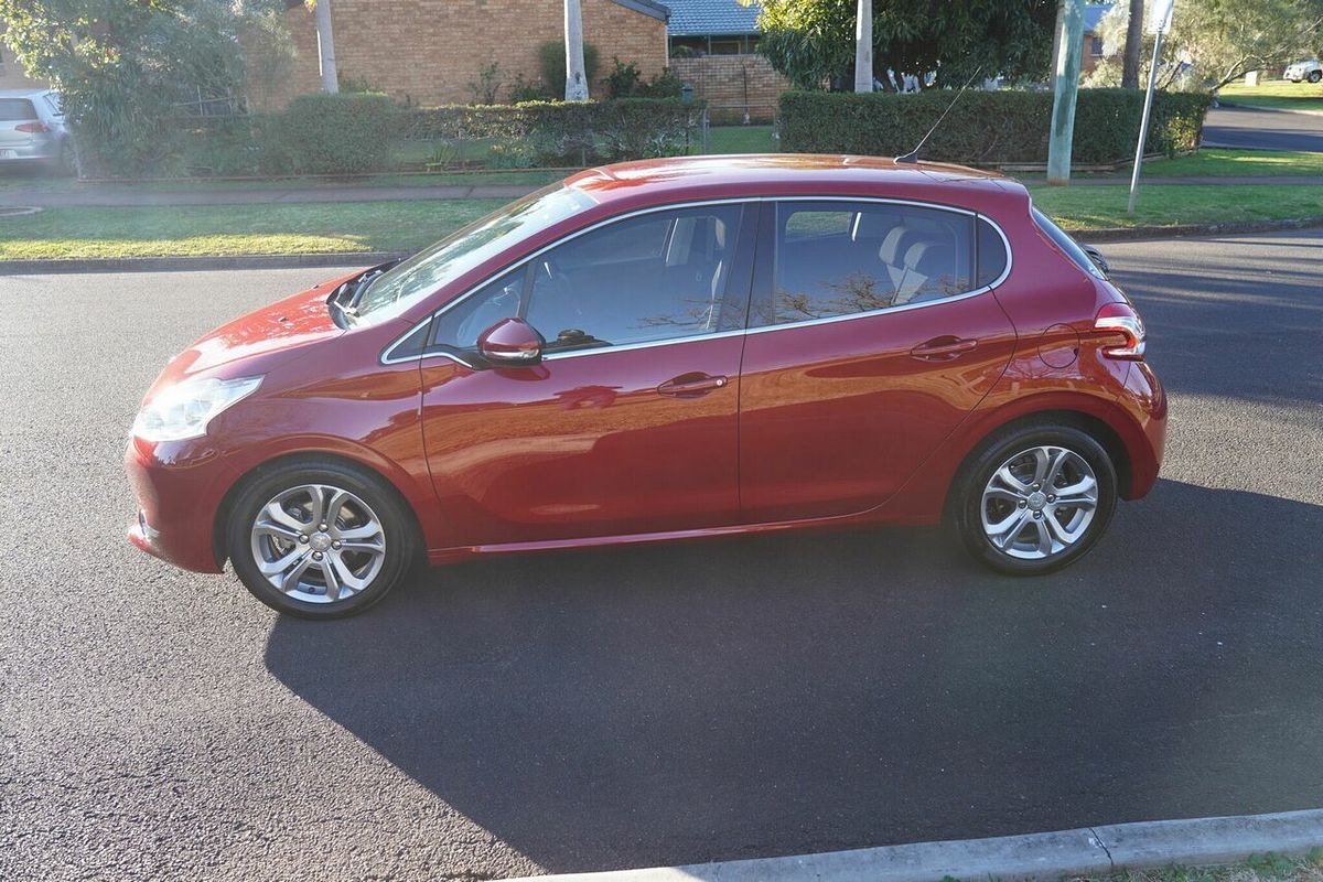 2014 Peugeot 208 Allure Premium A9