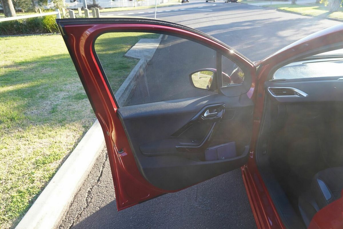 2014 Peugeot 208 Allure Premium A9