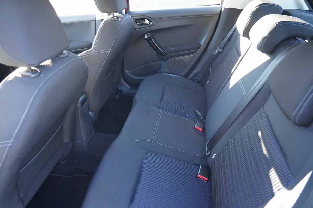 2014 Peugeot 208 Allure Premium A9