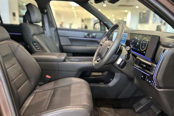 2025 Hyundai Santa Fe Hybrid Calligraphy MX5.V1