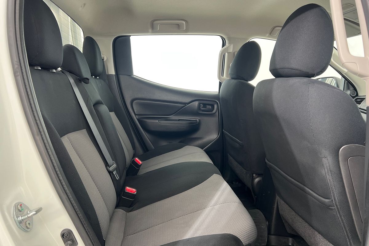 2023 Mitsubishi Triton GLX MR 4X4