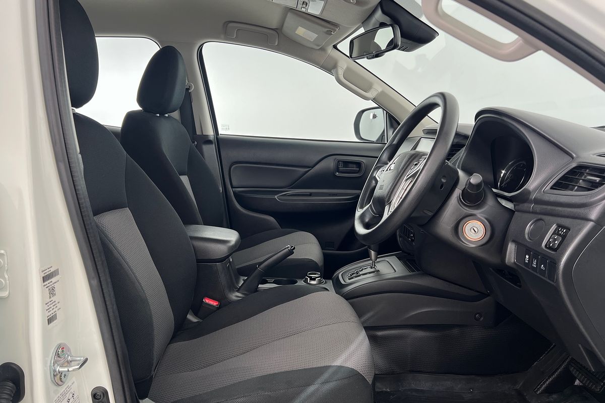 2023 Mitsubishi Triton GLX MR 4X4