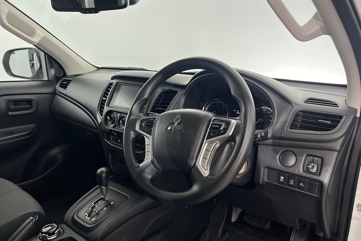 2023 Mitsubishi Triton GLX MR 4X4