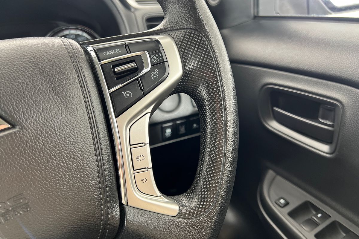 2023 Mitsubishi Triton GLX MR 4X4