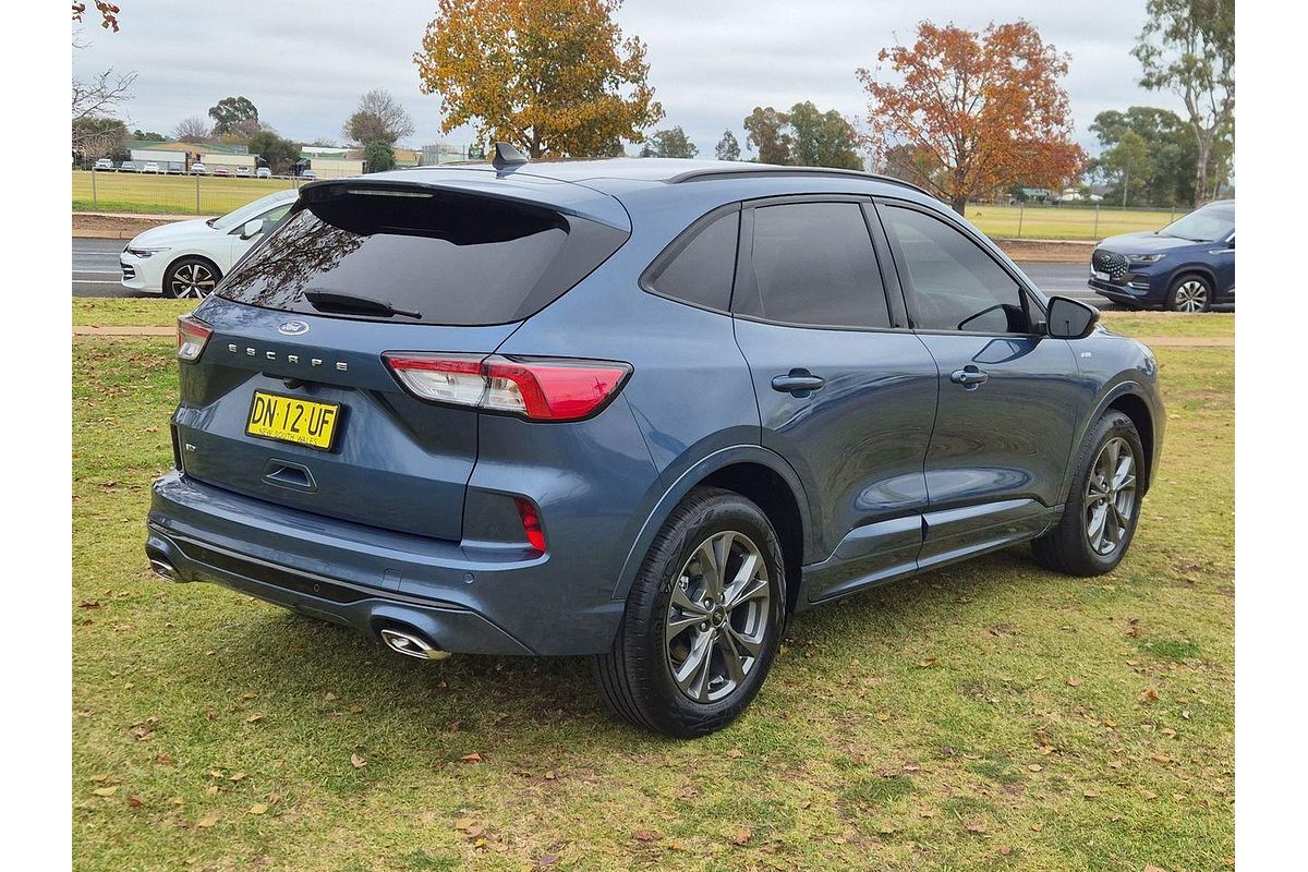 2022 Ford Escape ST-Line ZH
