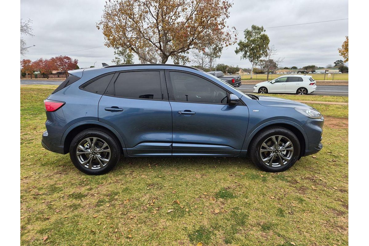 2022 Ford Escape ST-Line ZH