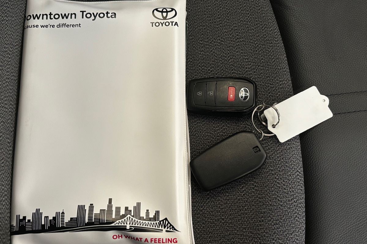 2024 Toyota Corolla Cross GXL