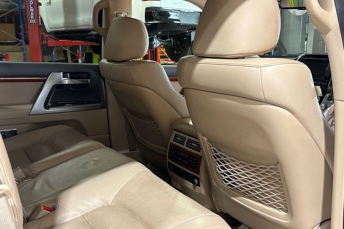 2013 Toyota Landcruiser Sahara VDJ200R