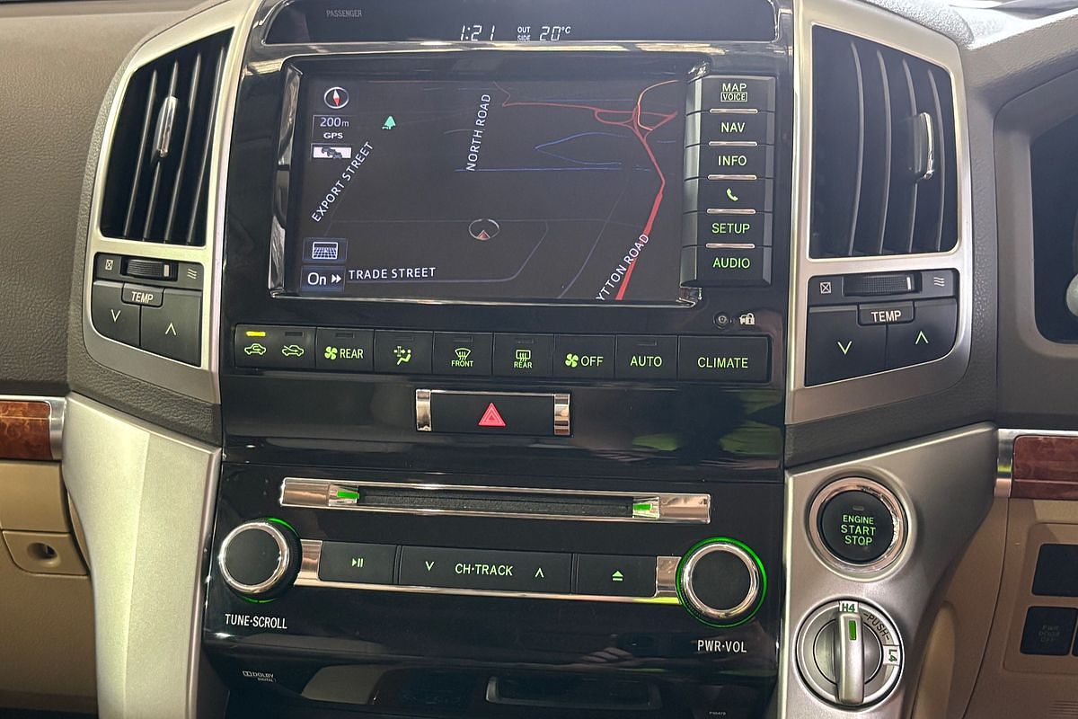 2013 Toyota Landcruiser Sahara VDJ200R