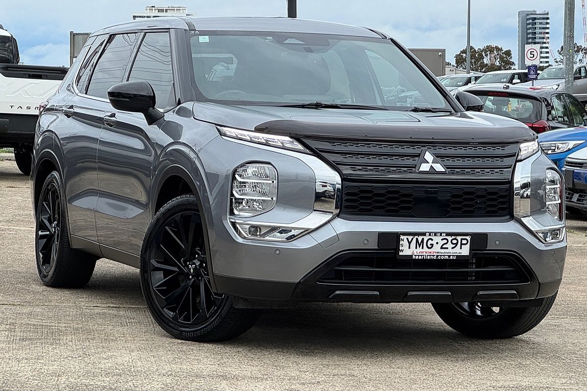 2023 Mitsubishi Outlander LS Black Edition ZM