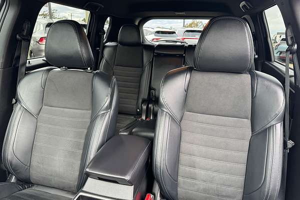 2023 Mitsubishi Outlander LS Black Edition ZM