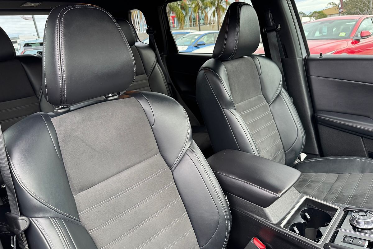 2023 Mitsubishi Outlander LS Black Edition ZM