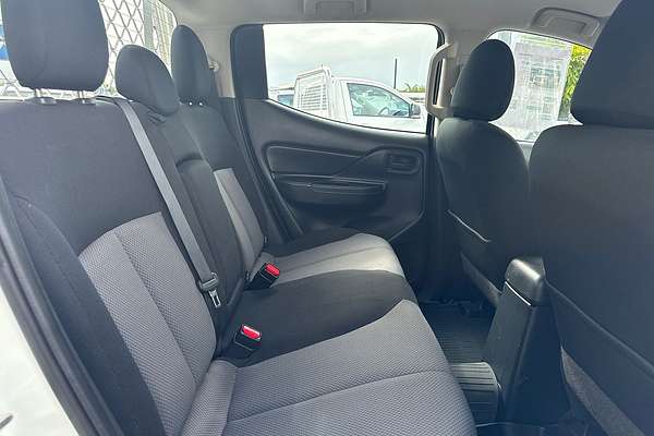 2021 Mitsubishi Triton GLX MR 4X4