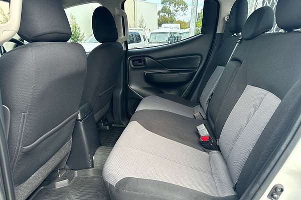 2021 Mitsubishi Triton GLX MR 4X4