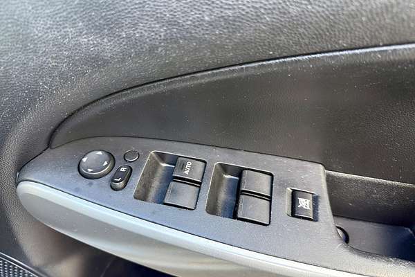 2013 Mazda 2 Neo Sport DE Series 2