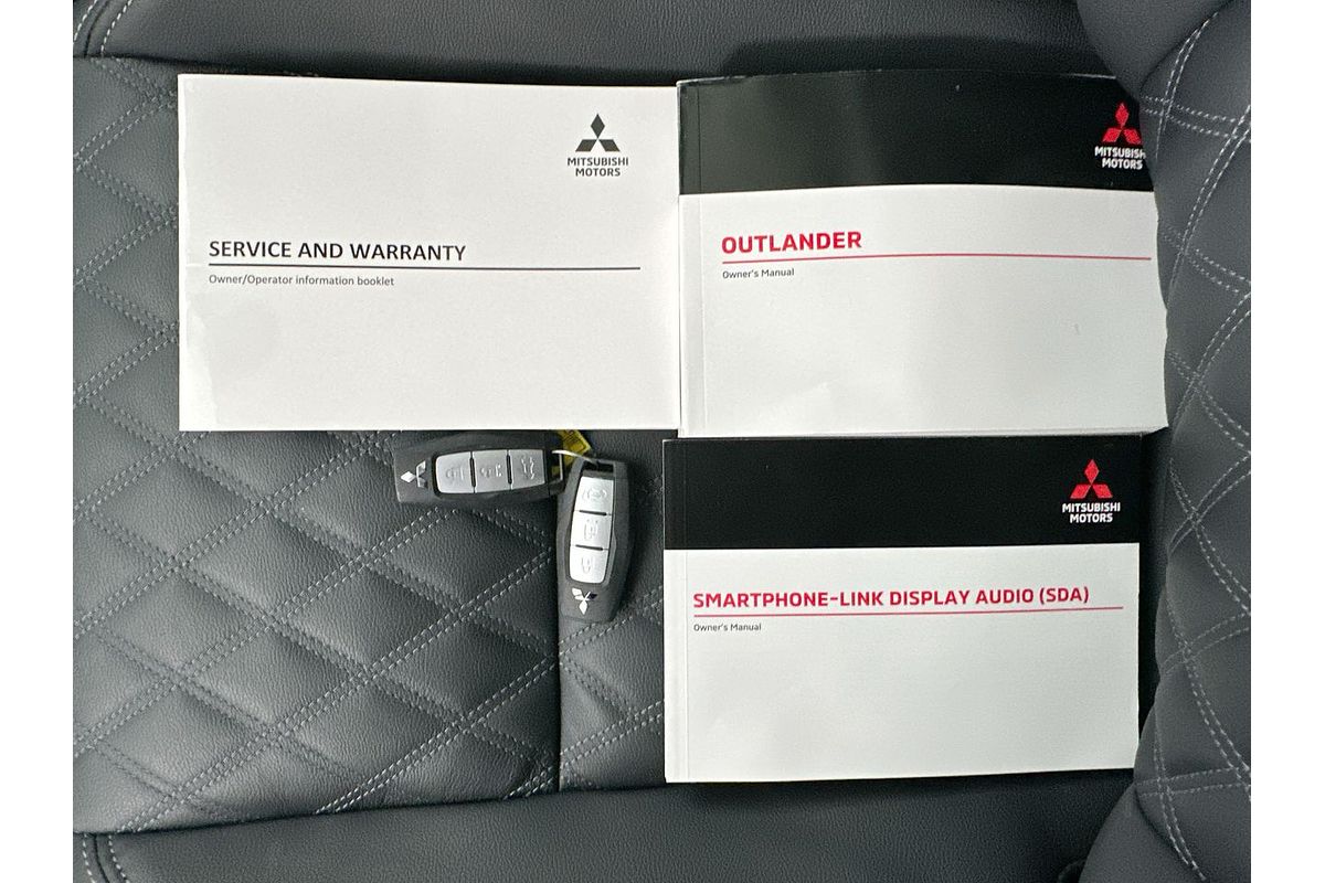 2024 Mitsubishi Outlander Exceed ZM