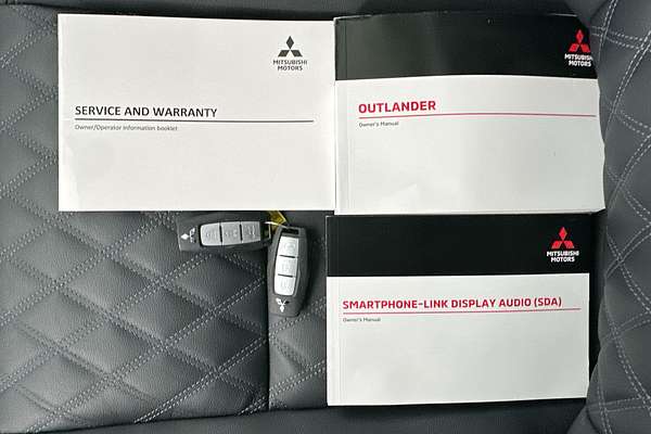 2024 Mitsubishi Outlander Exceed ZM
