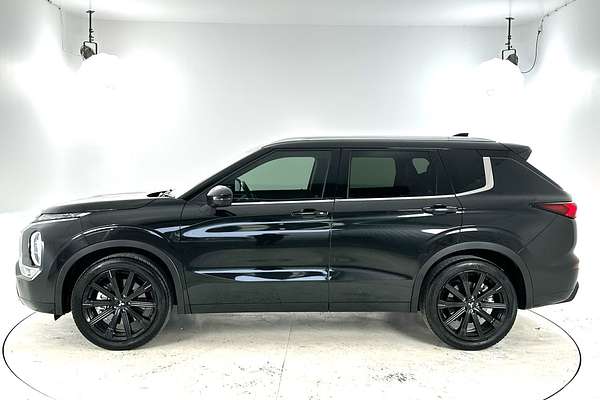 2024 Mitsubishi Outlander Exceed ZM