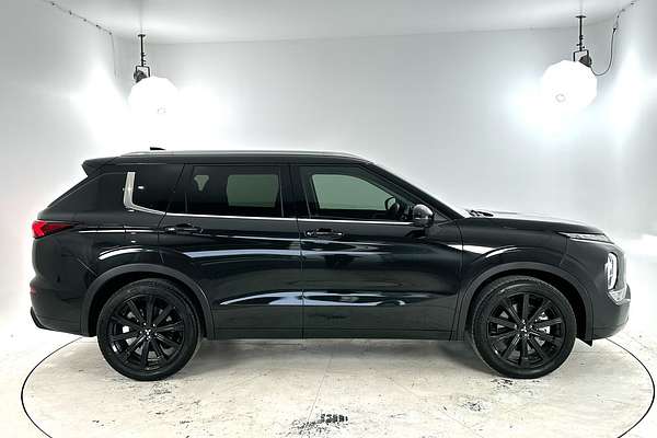 2024 Mitsubishi Outlander Exceed ZM