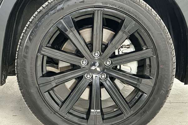 2024 Mitsubishi Outlander Exceed ZM
