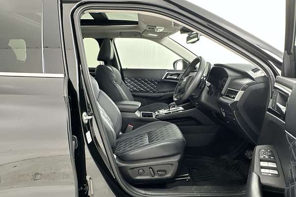 2024 Mitsubishi Outlander Exceed ZM