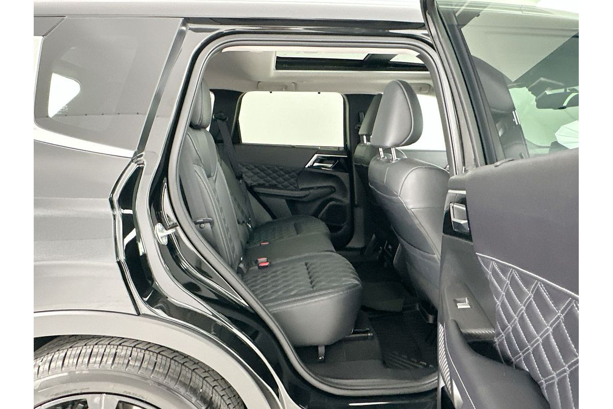 2024 Mitsubishi Outlander Exceed ZM