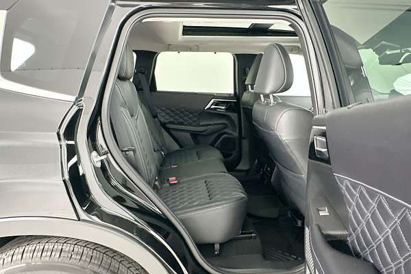 2024 Mitsubishi Outlander Exceed ZM
