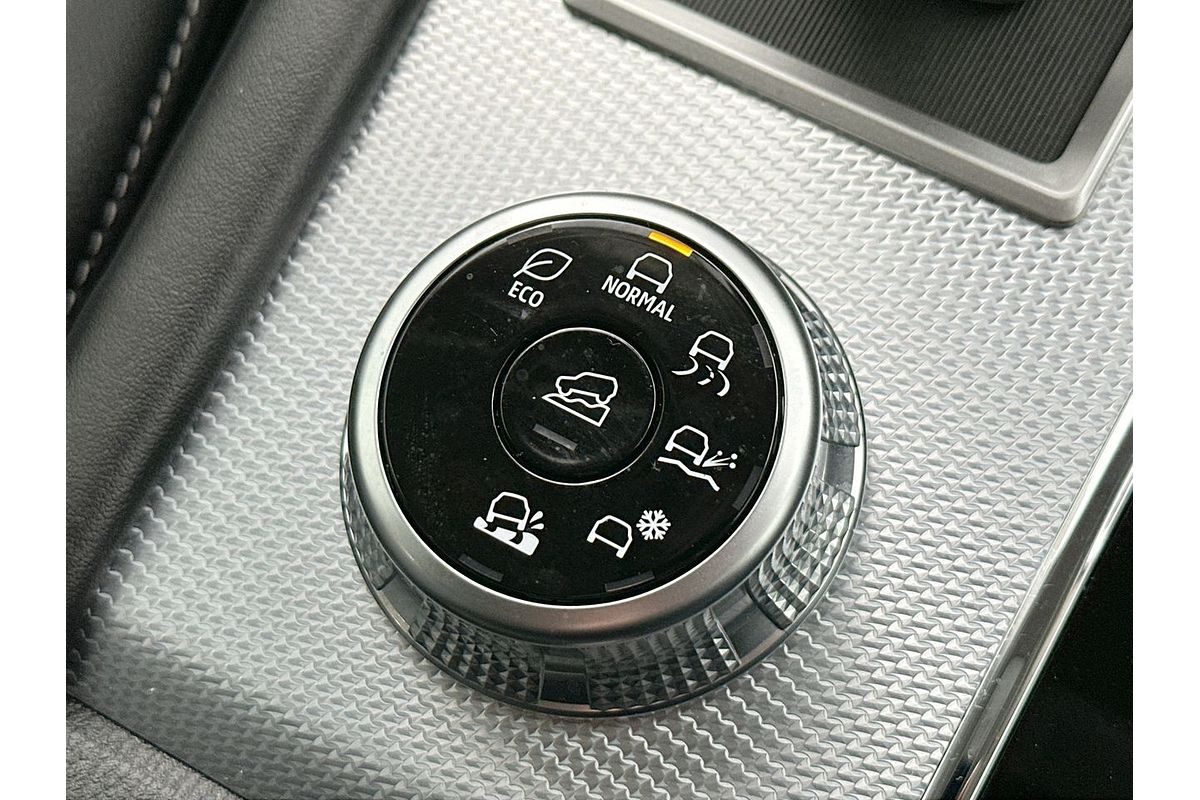 2024 Mitsubishi Outlander Exceed ZM