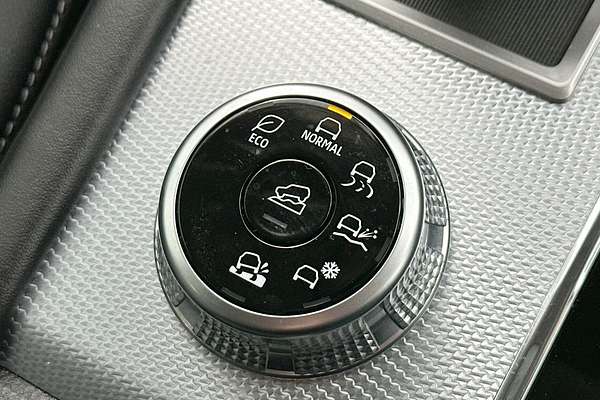 2024 Mitsubishi Outlander Exceed ZM