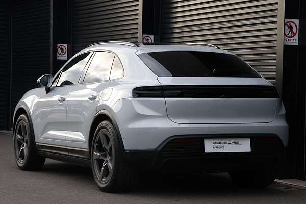 2024 Porsche Macan 4 XAB