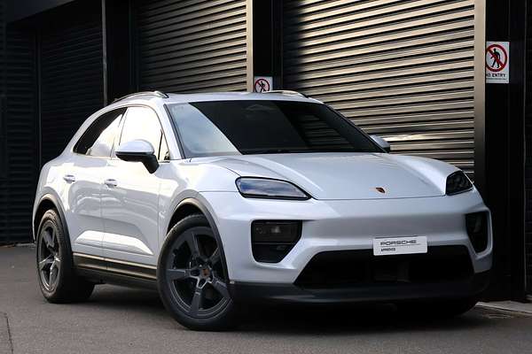 2024 Porsche Macan 4 XAB