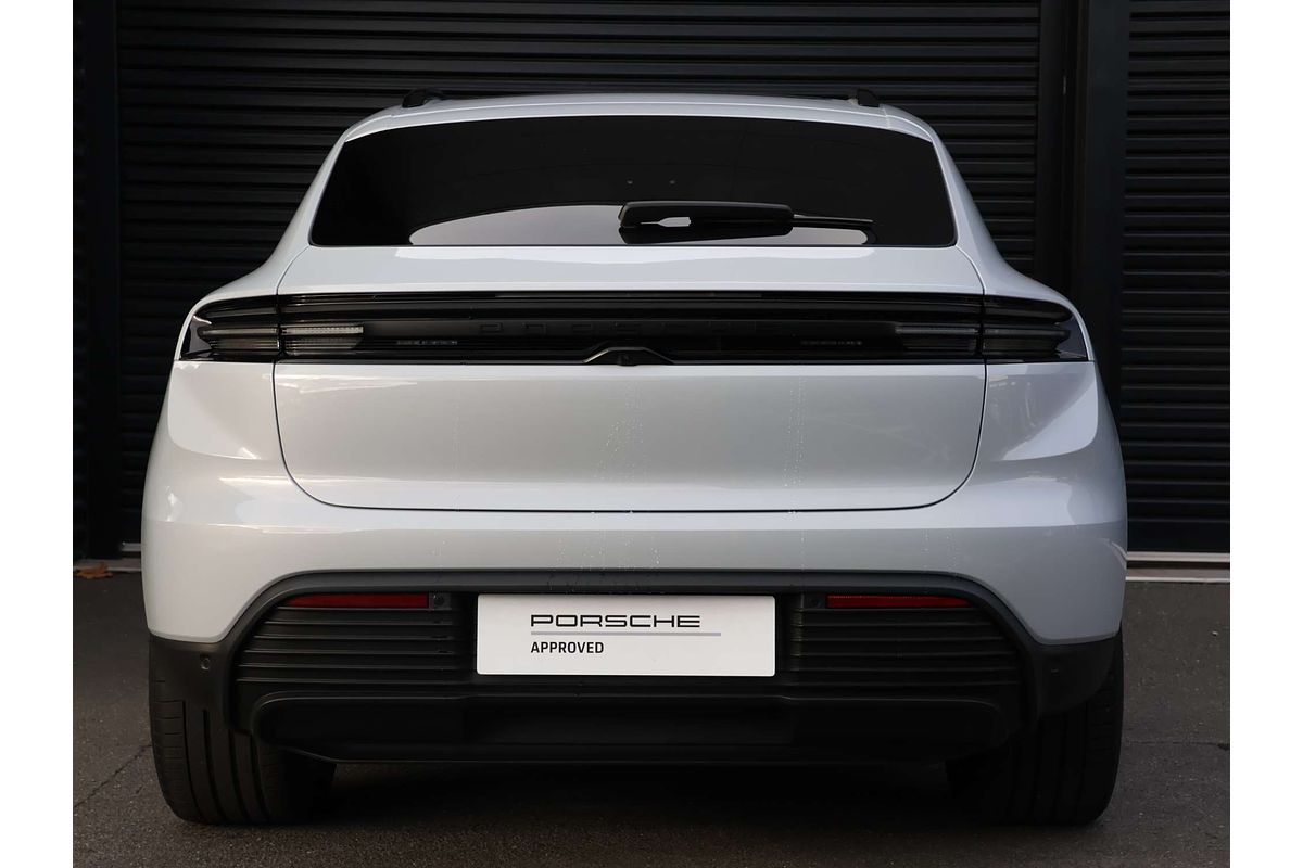 2024 Porsche Macan 4 XAB