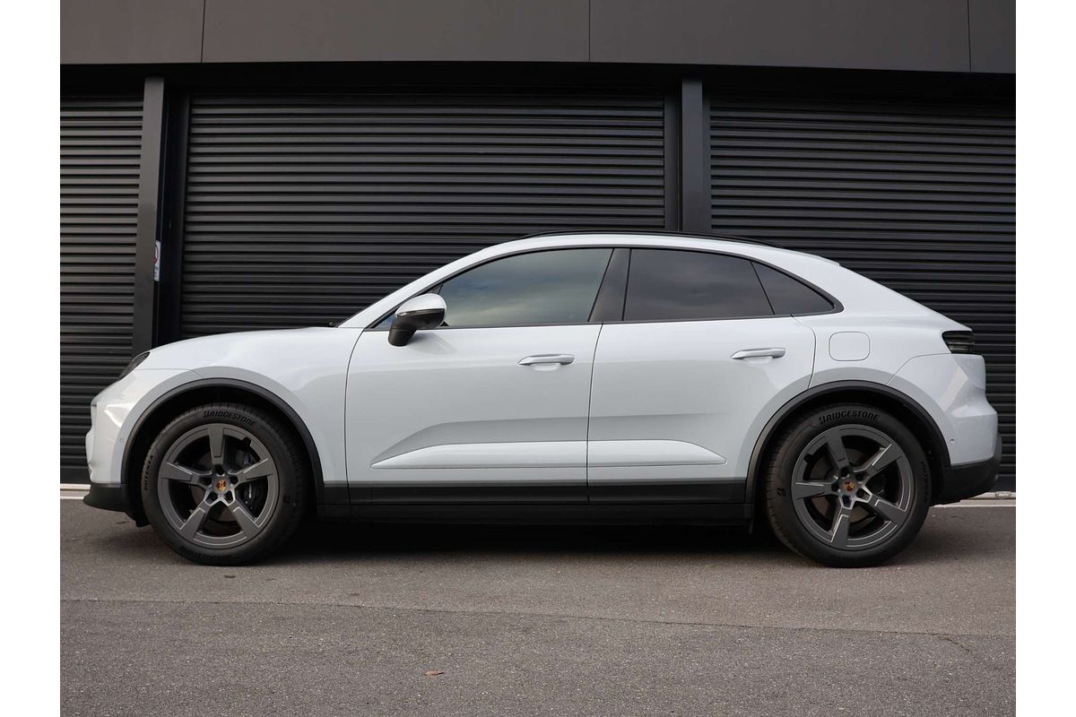 2024 Porsche Macan 4 XAB