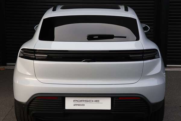 2024 Porsche Macan 4 XAB