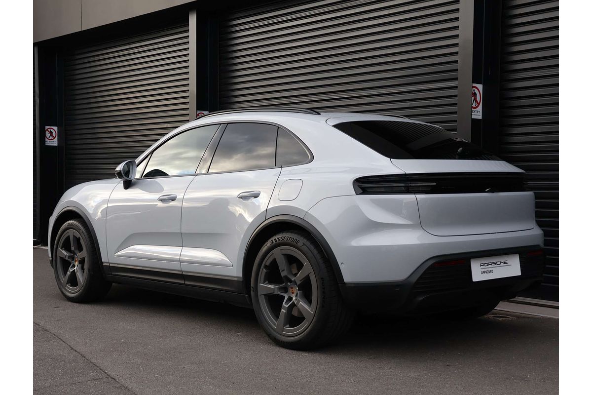 2024 Porsche Macan 4 XAB