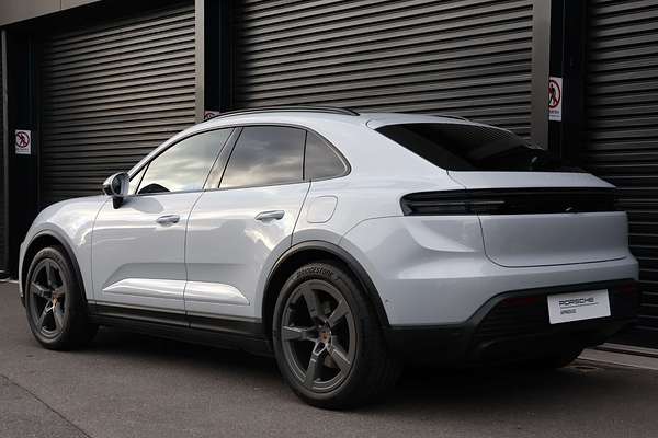 2024 Porsche Macan 4 XAB