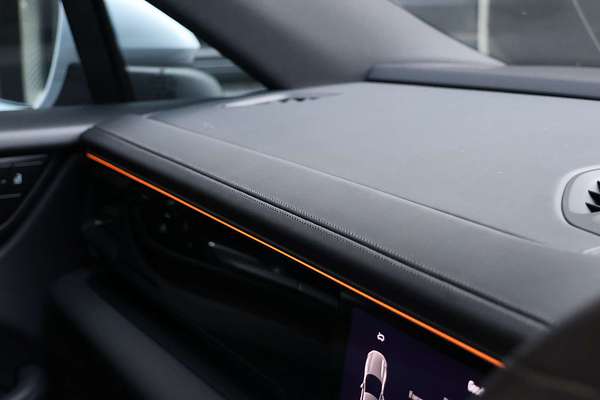2024 Porsche Macan 4 XAB