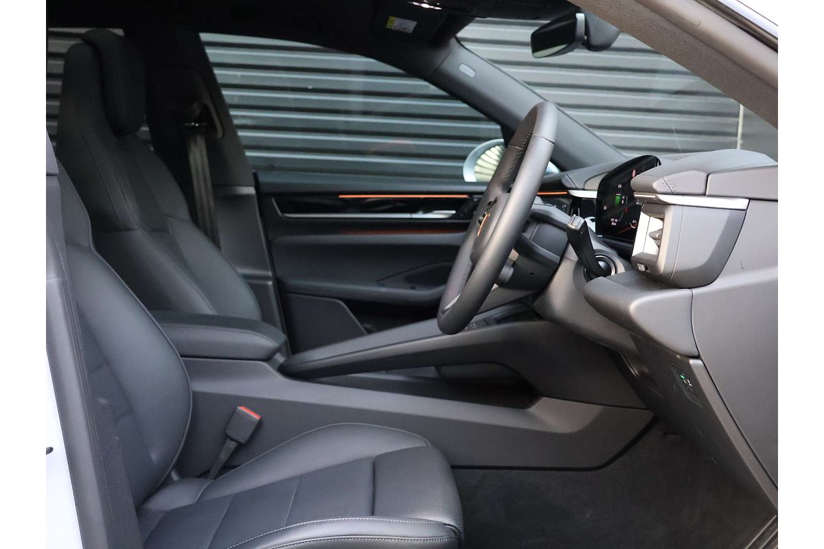2024 Porsche Macan 4 XAB