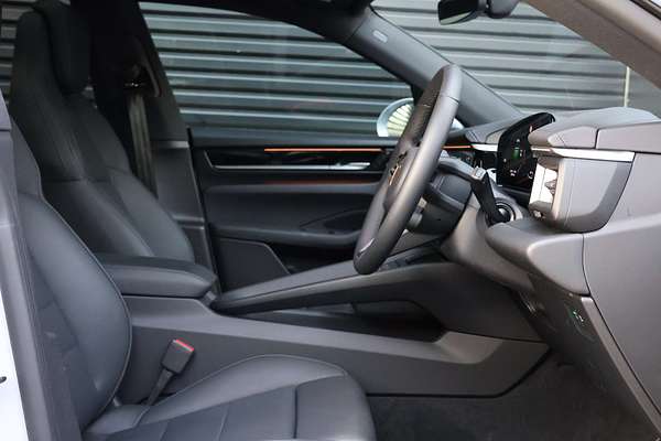 2024 Porsche Macan 4 XAB