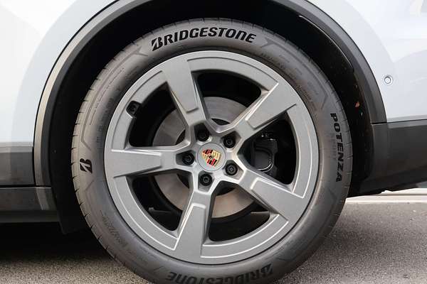 2024 Porsche Macan 4 XAB