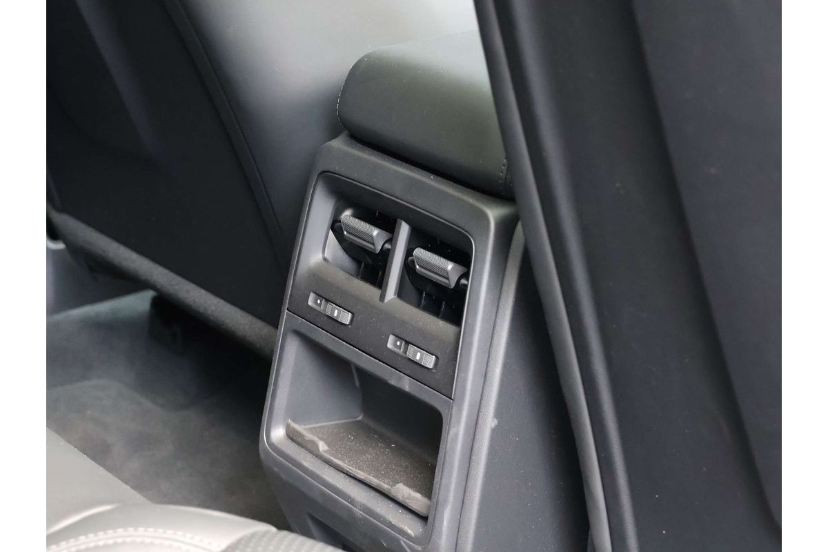 2024 Porsche Macan 4 XAB