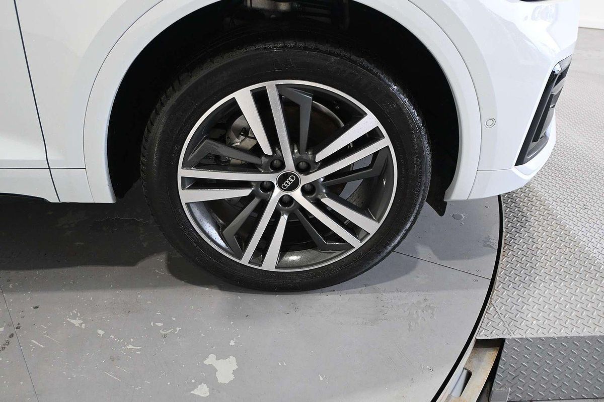 2022 Audi Q5 40 TDI FY